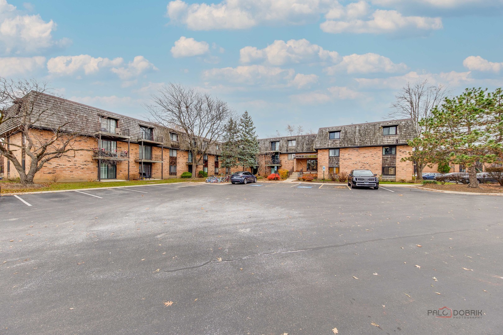 7 Oak Creek Drive 3703