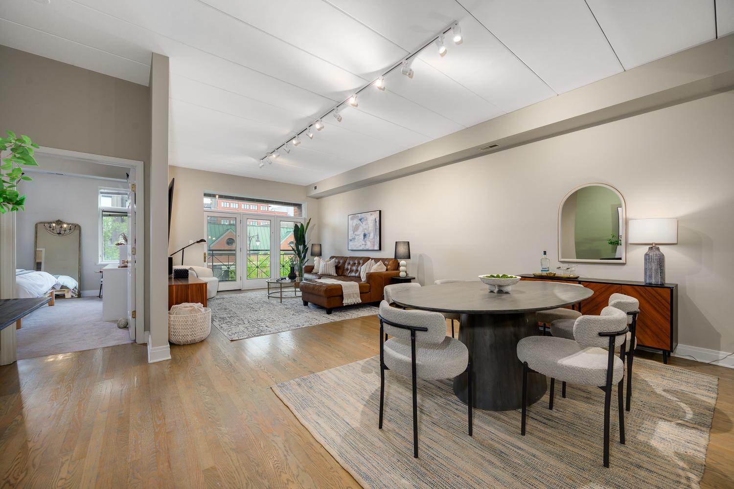 1111 W Madison Street 3B