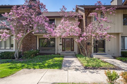 7 Kane Court Willowbrook IL 60527
