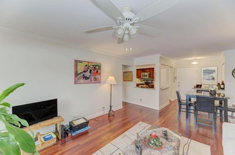 Tiny photo for 2234 S Goebbert Road #118, Arlington Heights, IL 60005 (MLS # 12533447)