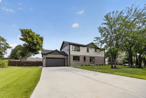 Tiny photo for 5604 S 7th Avenue, Countryside, IL 60525 (MLS # 12723566)