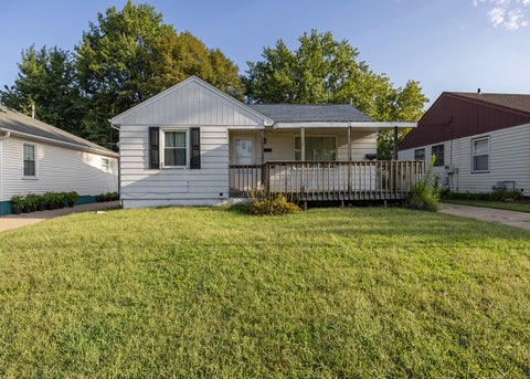 Tiny photo for 1406 25th Avenue, Clinton, IA 52732 (MLS # 12751924)