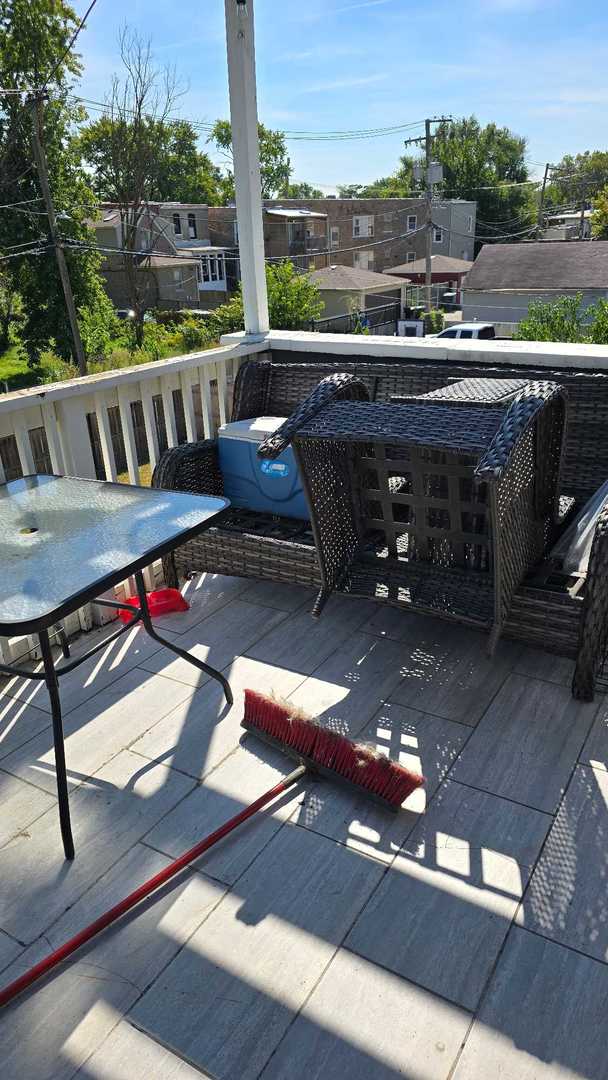 6221 S WOLCOTT Avenue