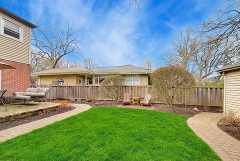 Tiny photo for 1107 S Hamlin Avenue, Park Ridge, IL 60068 (MLS # 12618926)