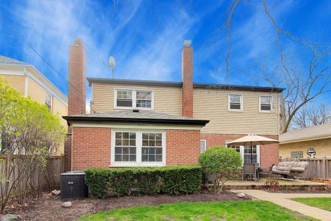 Tiny photo for 1107 S Hamlin Avenue, Park Ridge, IL 60068 (MLS # 12618926)