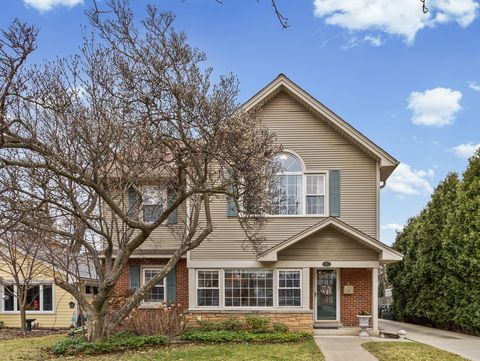 Photo of 311 Neva Avenue, Glenview, IL 60025 (MLS # 12579461)