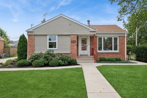 Tiny photo for 6929 W Madison Street, Niles, IL 60714 (MLS # 12767296)