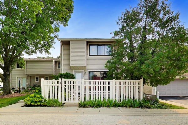 455 VERDE DR # 455, SCHAUMBURG, IL 60173 - Image 6e3de3798a058bb6eb8f2bf015ebadcd/3069149392