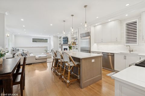 Tiny photo for 912 W Roscoe Street #1, Chicago, IL 60657 (MLS # 12473213)