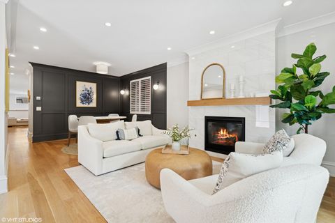 Tiny photo for 912 W Roscoe Street #1, Chicago, IL 60657 (MLS # 12473213)
