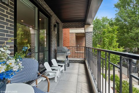 Tiny photo for 912 W Roscoe Street #1, Chicago, IL 60657 (MLS # 12473213)