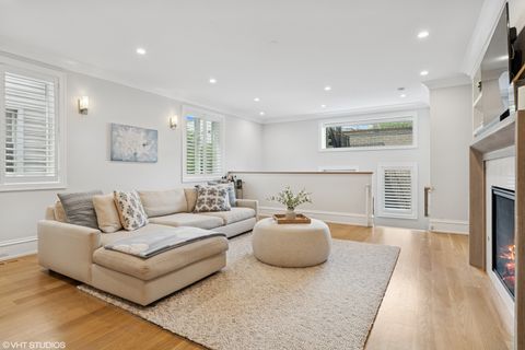 Tiny photo for 912 W Roscoe Street #1, Chicago, IL 60657 (MLS # 12473213)