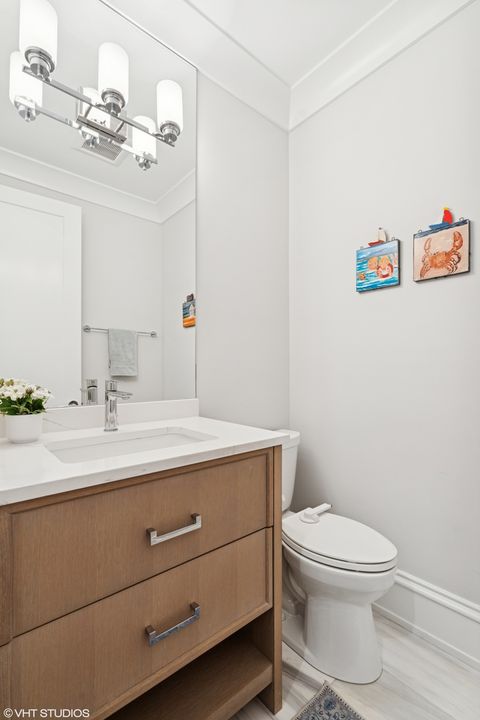 Tiny photo for 912 W Roscoe Street #1, Chicago, IL 60657 (MLS # 12473213)