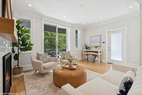 Tiny photo for 912 W Roscoe Street #1, Chicago, IL 60657 (MLS # 12473213)