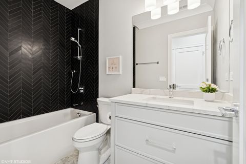 Tiny photo for 912 W Roscoe Street #1, Chicago, IL 60657 (MLS # 12473213)