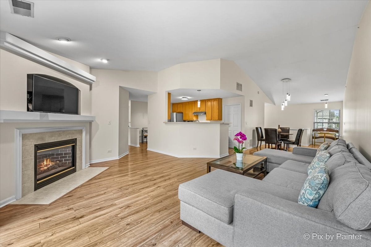 2115 Vanderbilt Drive