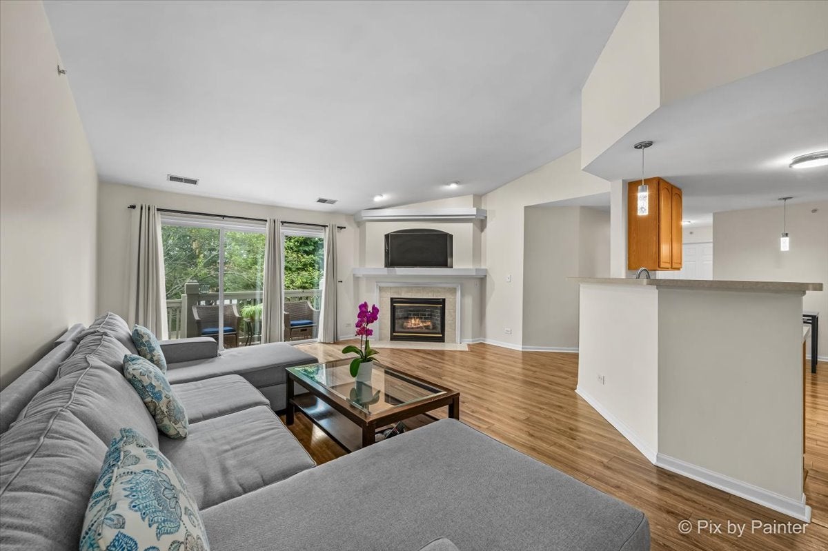 2115 Vanderbilt Drive
