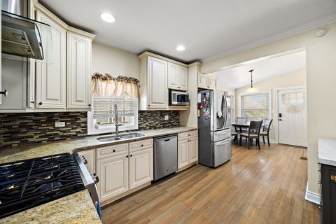 Tiny photo for 1435 Gunderson Avenue, Berwyn, IL 60402 (MLS # 12473971)