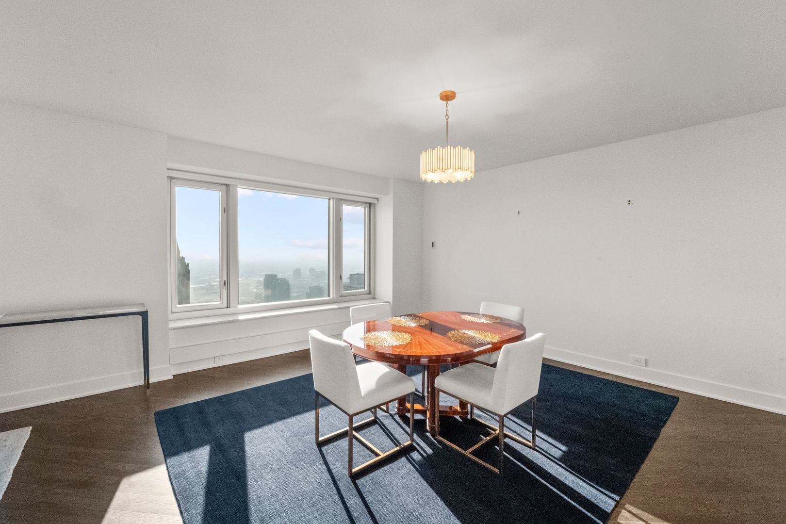 132 E DELAWARE Place 5303