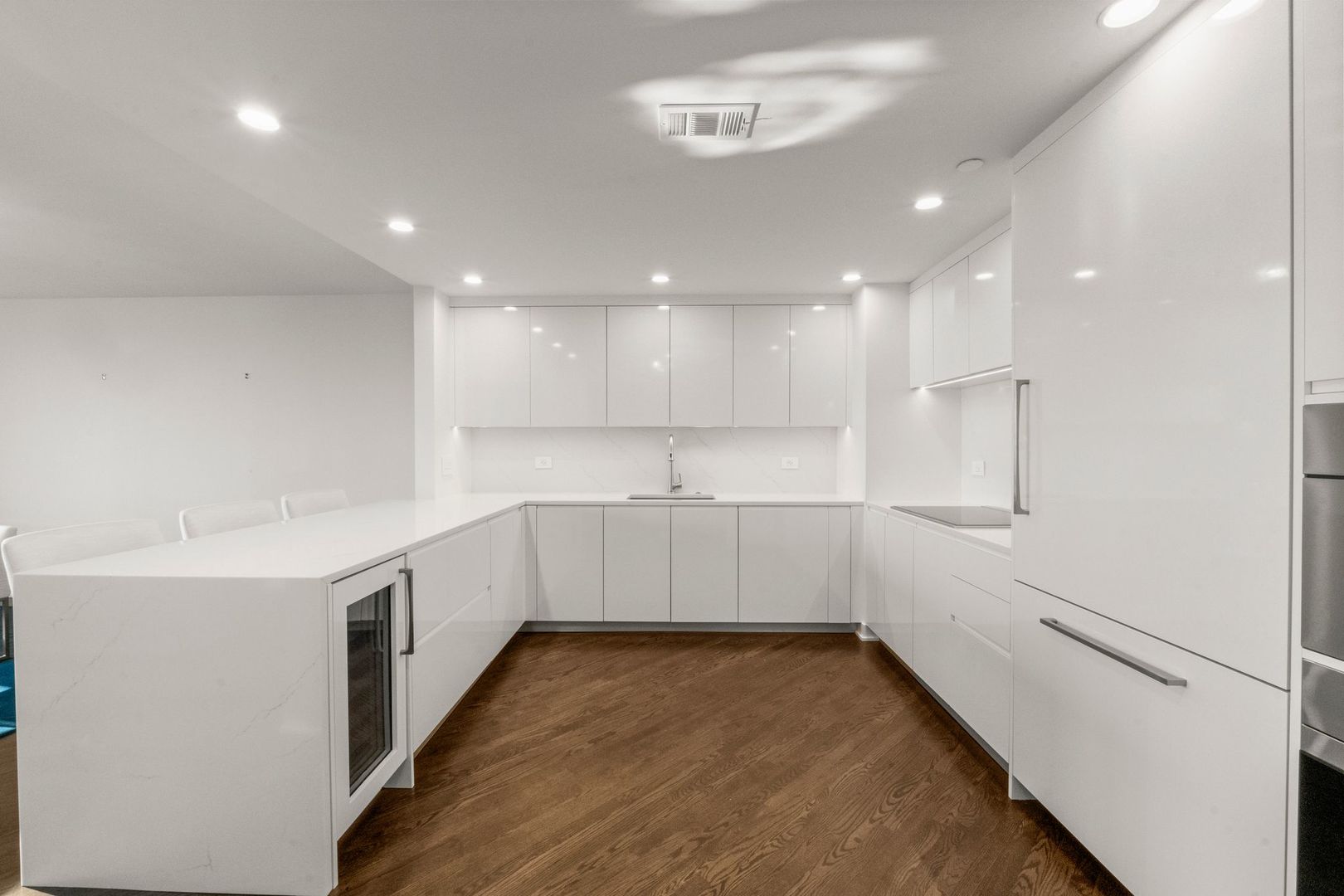 132 E DELAWARE Place 5303