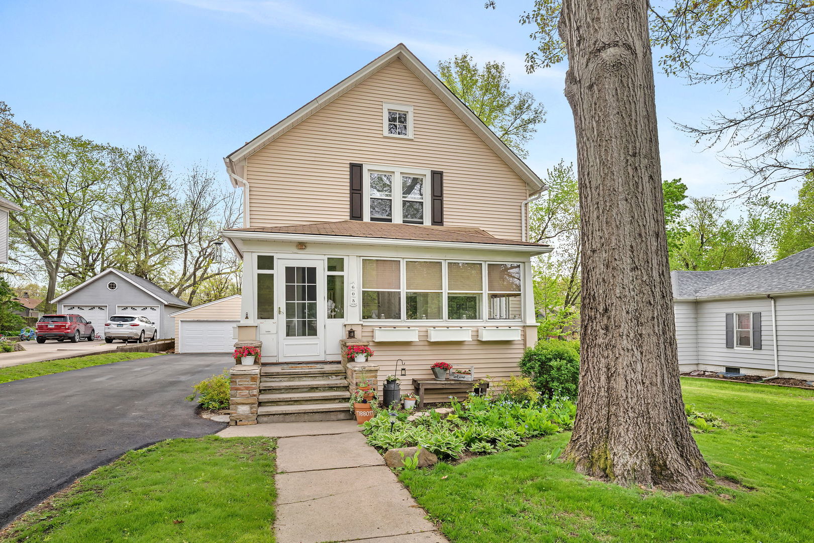 605 Vine Street