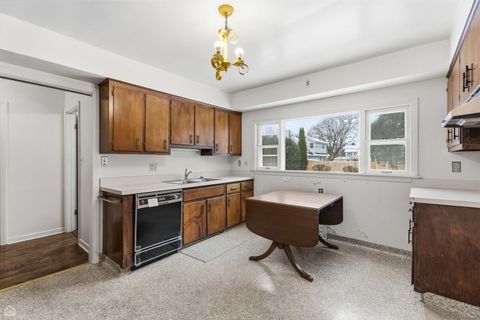 Tiny photo for 311 Grove Street, Crystal Lake, IL 60014 (MLS # 12530146)