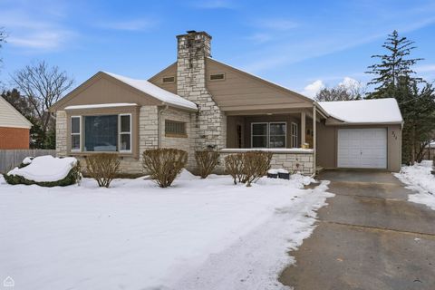 Tiny photo for 311 Grove Street, Crystal Lake, IL 60014 (MLS # 12530146)