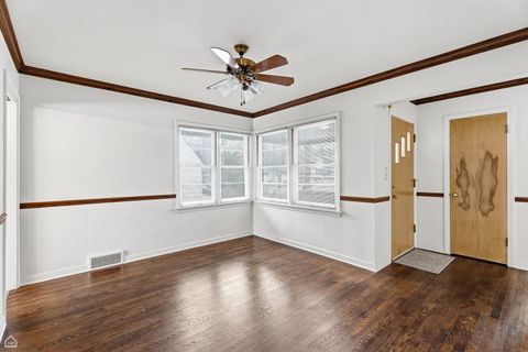 Tiny photo for 311 Grove Street, Crystal Lake, IL 60014 (MLS # 12530146)