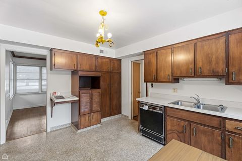 Tiny photo for 311 Grove Street, Crystal Lake, IL 60014 (MLS # 12530146)