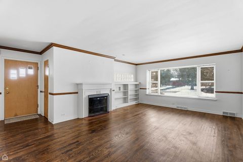 Tiny photo for 311 Grove Street, Crystal Lake, IL 60014 (MLS # 12530146)