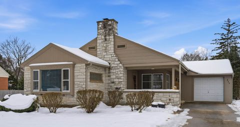 311 Grove Street Crystal Lake IL 60014