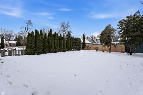 Tiny photo for 311 Grove Street, Crystal Lake, IL 60014 (MLS # 12530146)