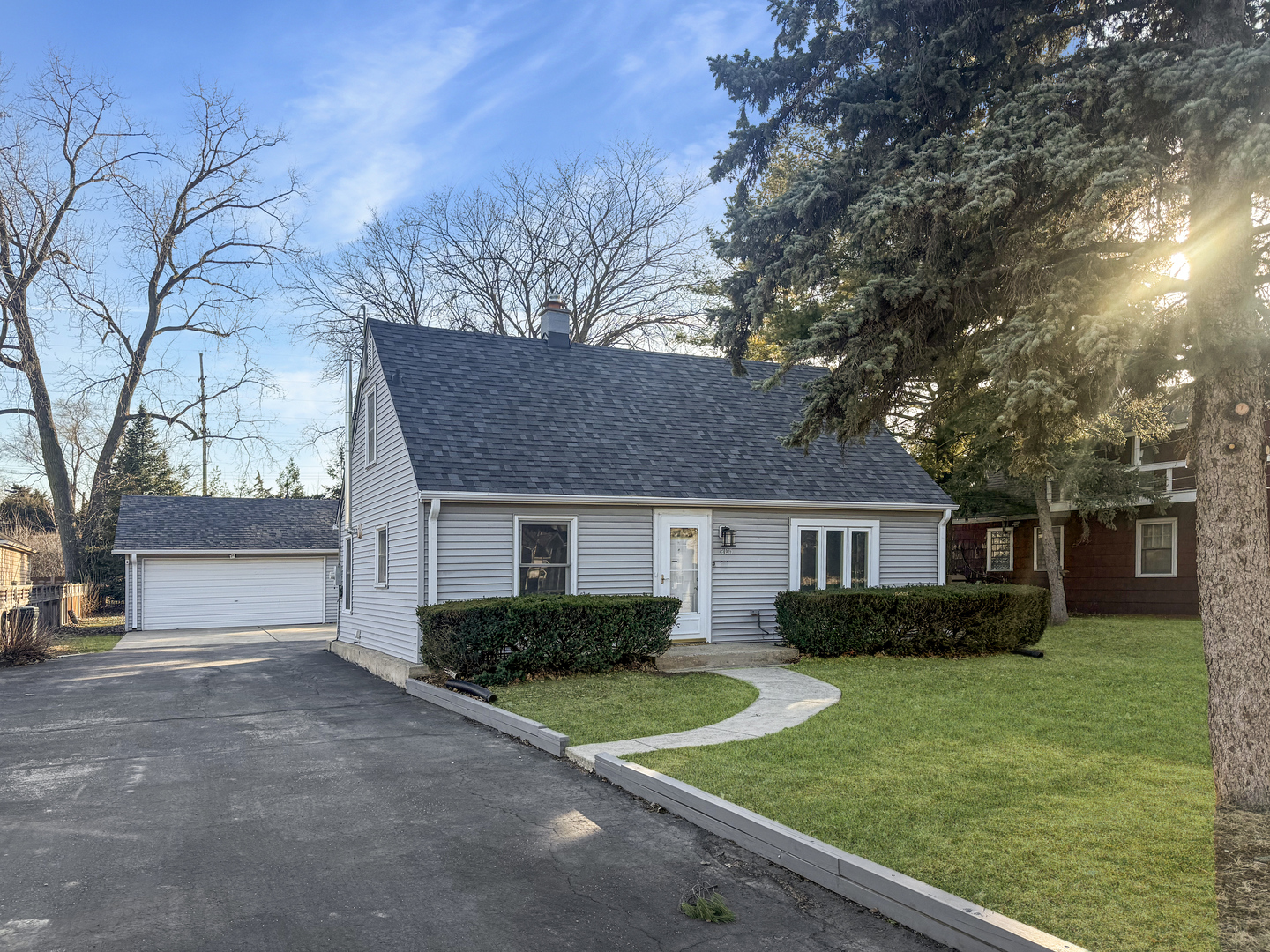 405 E Prairie Avenue