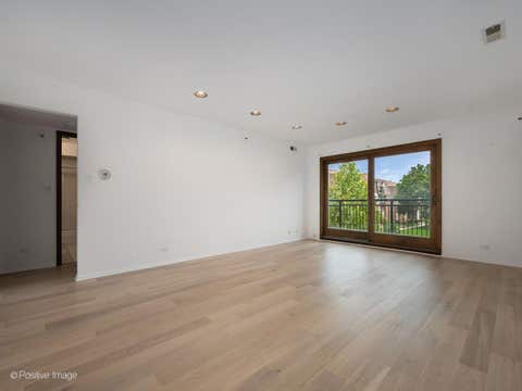 Tiny photo for 4136 Cove Lane #E, Glenview, IL 60025 (MLS # 12726762)