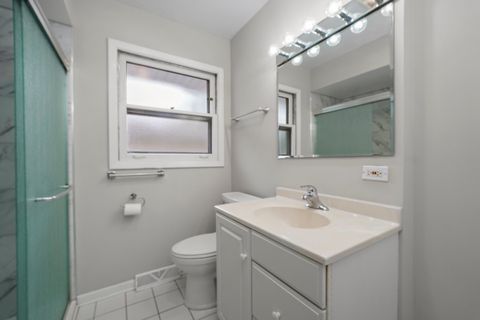 Tiny photo for 337 E Fullerton Avenue, Elmhurst, IL 60126 (MLS # 12463755)