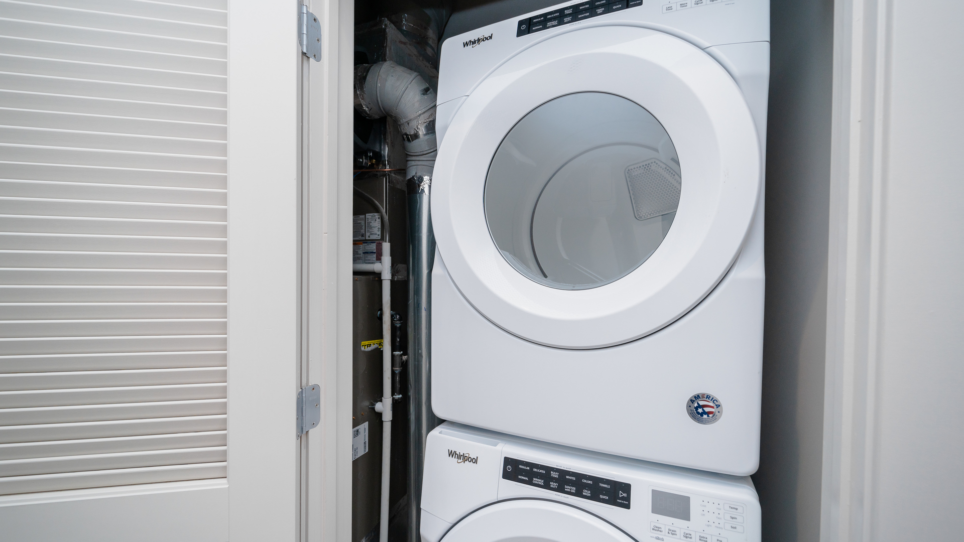 1502 W Ainslie Street 208