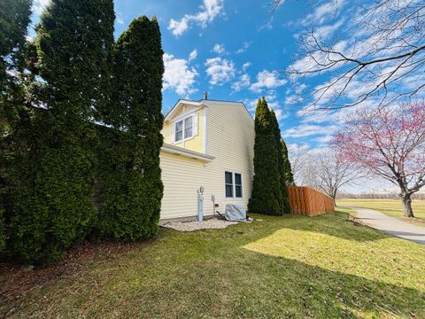 Tiny photo for 2022 Cardinal Drive, Glendale Heights, IL 60139 (MLS # 12631490)