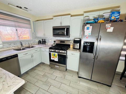 Tiny photo for 2022 Cardinal Drive, Glendale Heights, IL 60139 (MLS # 12631490)