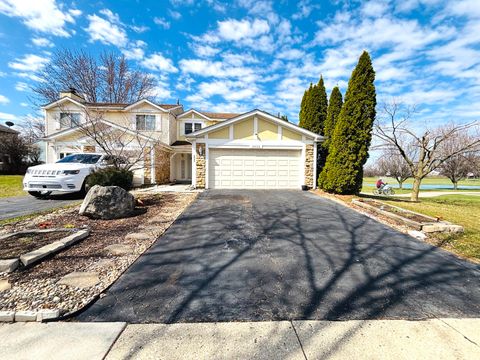 Tiny photo for 2022 Cardinal Drive, Glendale Heights, IL 60139 (MLS # 12631490)