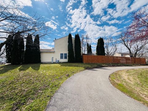 Tiny photo for 2022 Cardinal Drive, Glendale Heights, IL 60139 (MLS # 12631490)