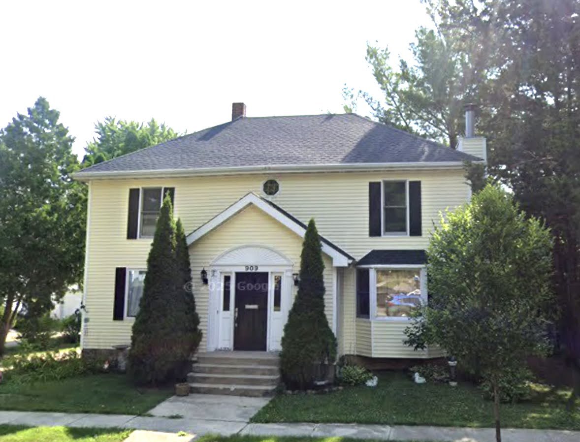 909 N 9th Street