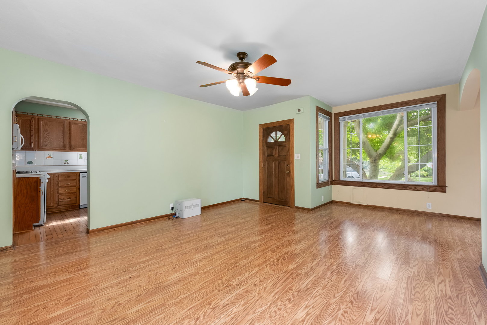 318 W Wing Street