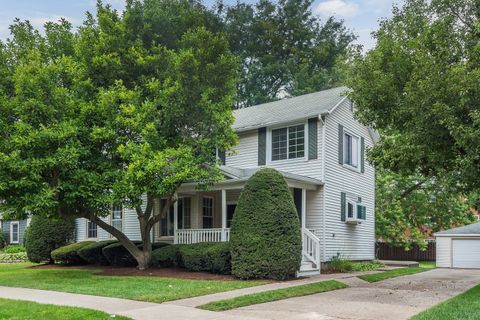318 W Wing Street Arlington Heights IL 60005