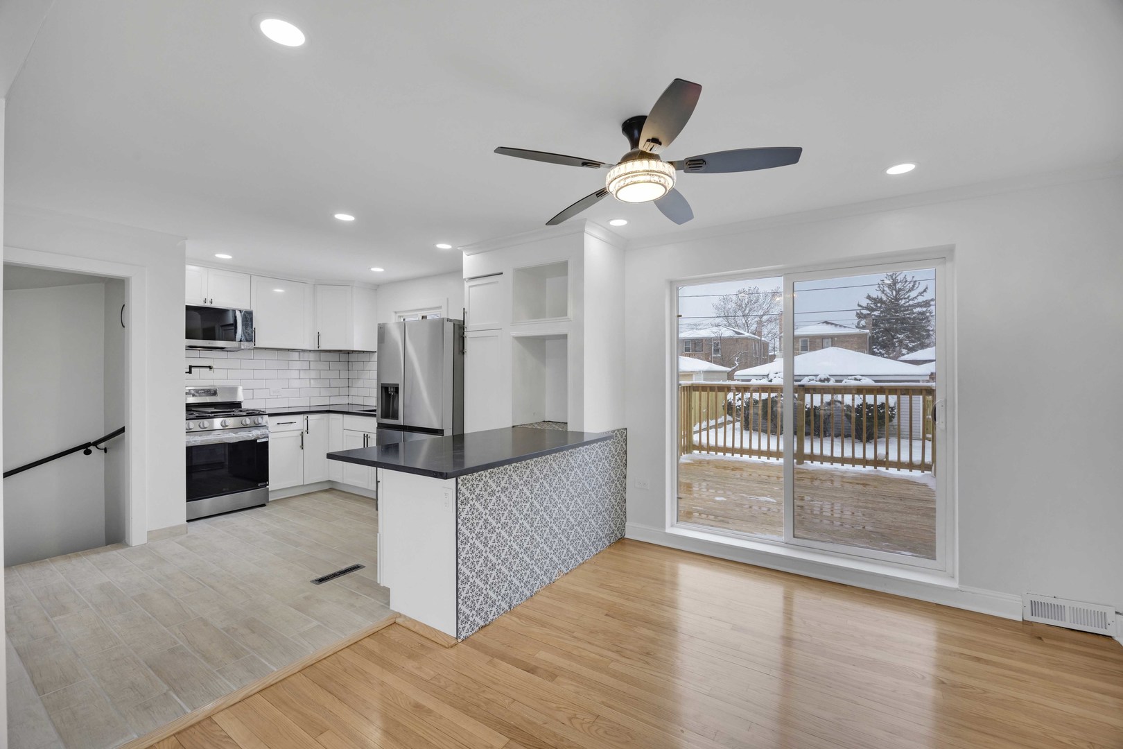 10606 S Vernon Avenue