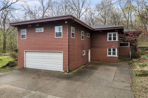 Photo of 1031 27th Street, Moline, IL 61265 (MLS # 12615998)