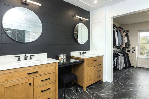 Tiny photo for 335 Forest Trail, South Elgin, IL 60177 (MLS # 12495936)