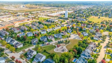 Tiny photo for 335 Forest Trail, South Elgin, IL 60177 (MLS # 12495936)