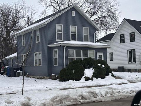 Tiny photo for 2225 PERSHING Boulevard, Clinton, IA 52732 (MLS # QC4270114)