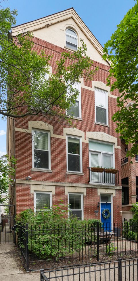 Photo of 2626 N Wayne Avenue #Rear, Chicago, IL 60614 (MLS # 12657633)