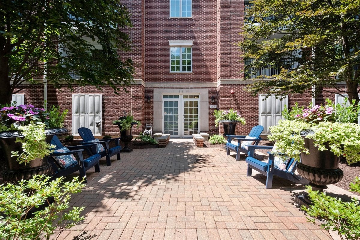 2536 Mcdaniel Avenue 402